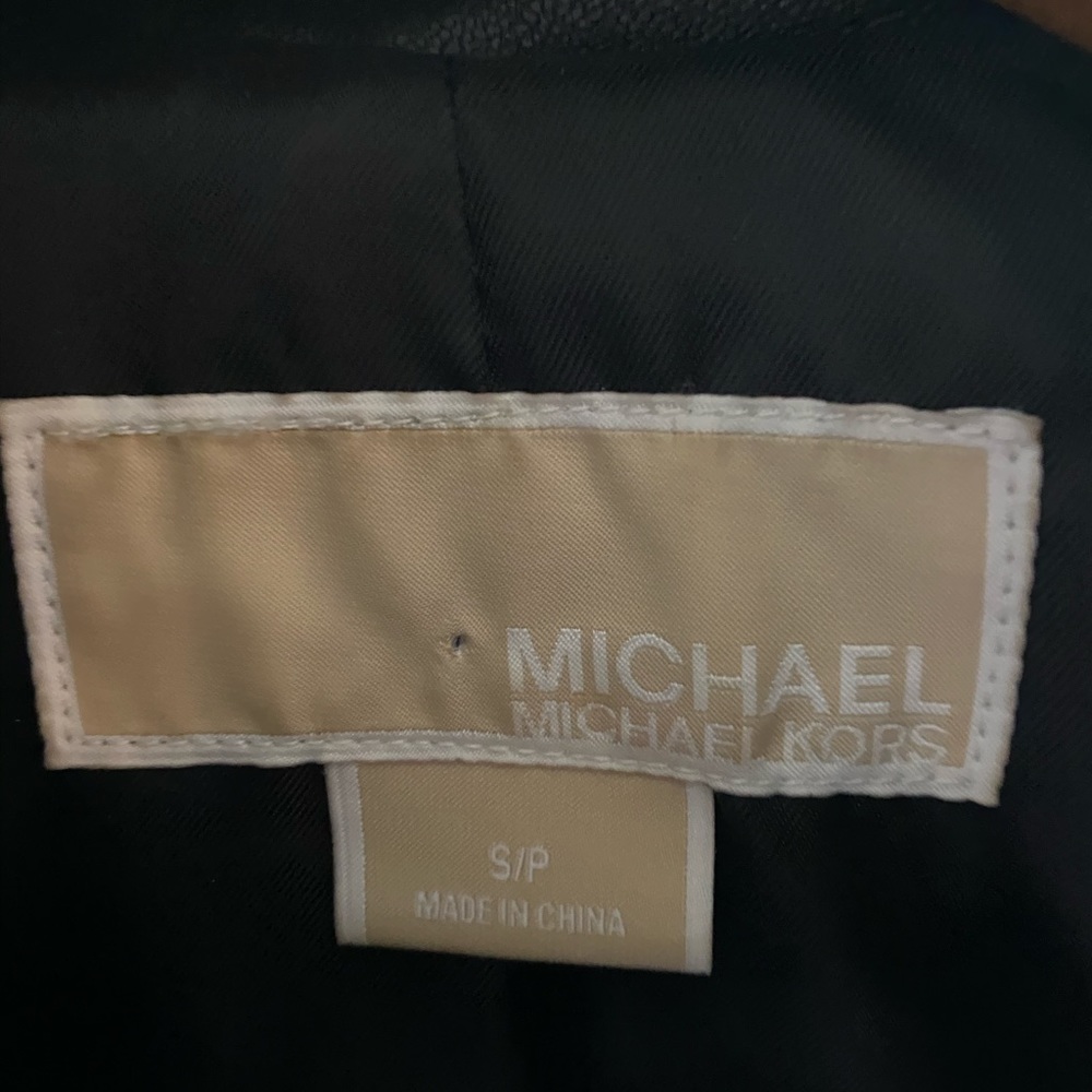 Women’s leather jacket - Picture 4 of 5